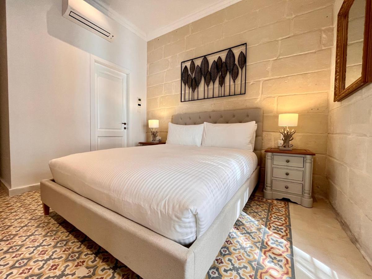 Typical Maltese Maisonette In St.Julians Saint Julian's Exterior photo